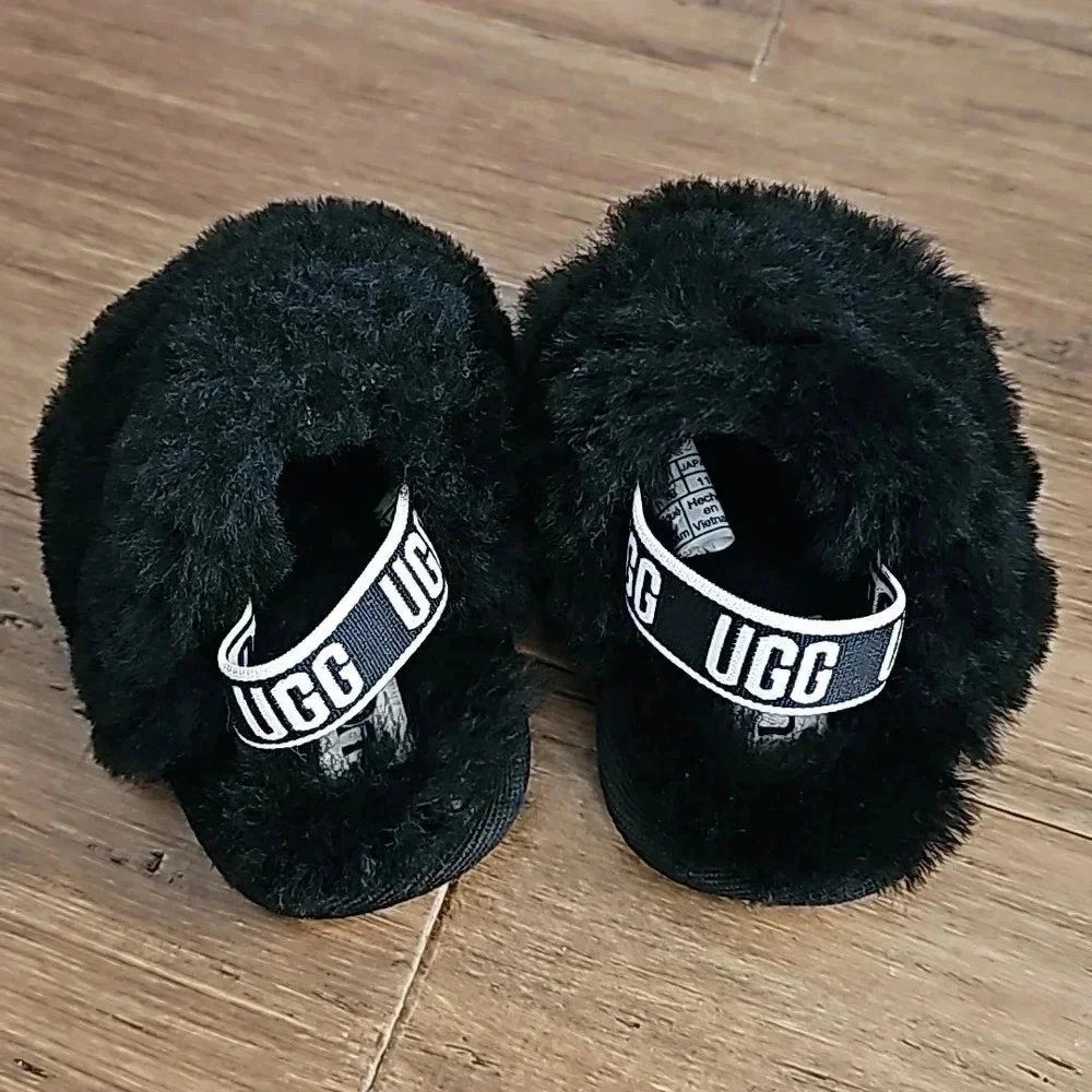 Ugg Black Baby Slippers sz 2/3